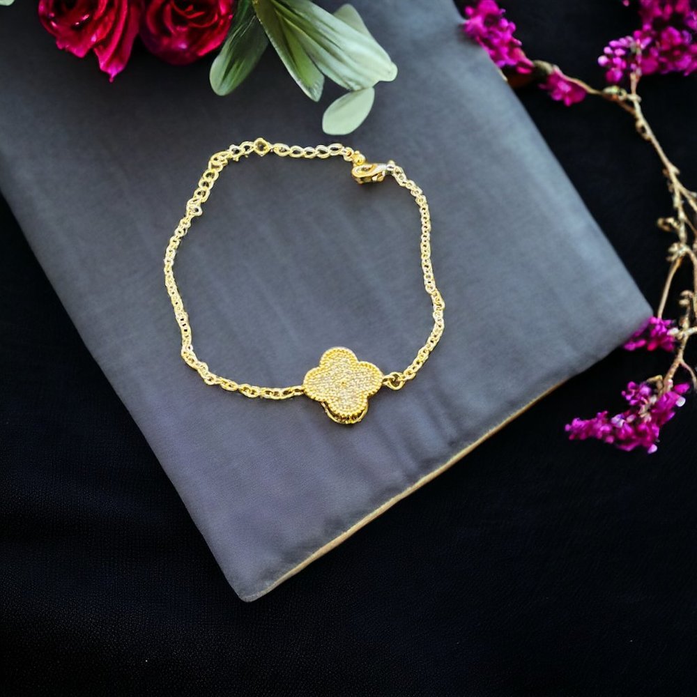 Full Zirconium Gold Clover Bracelet